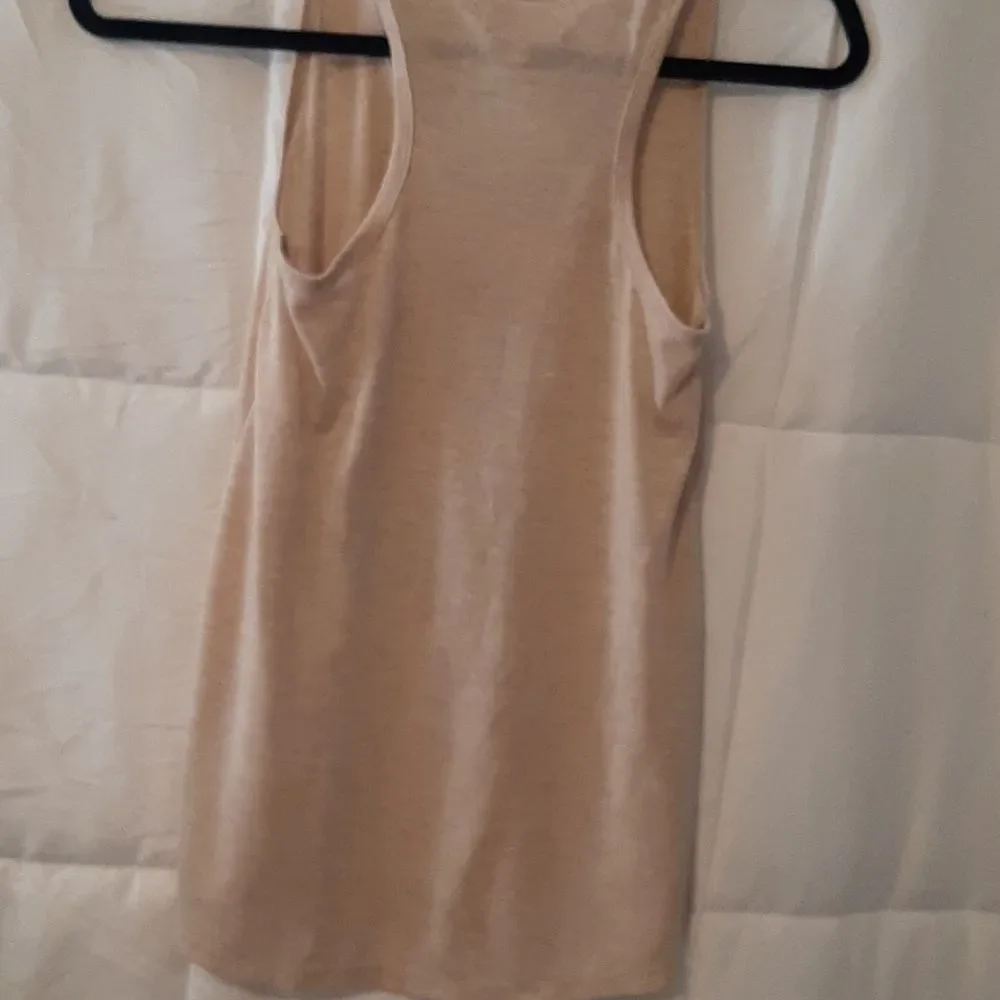 RED CAMEL FLAIRED TANK TOP - Picture 4 of 4